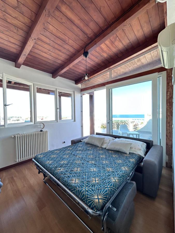 Isola Rovi Lägenhet Bari Exteriör bild